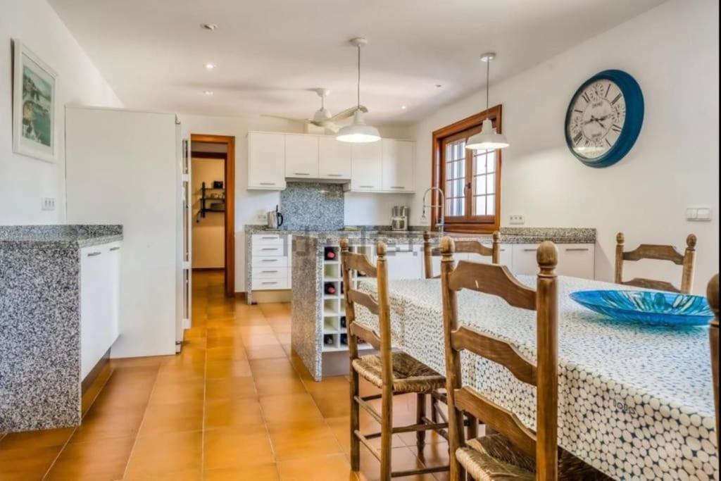 La Calma Espectacular Villa Con Jardin Y Piscina En Menorca سالغار المظهر الخارجي الصورة